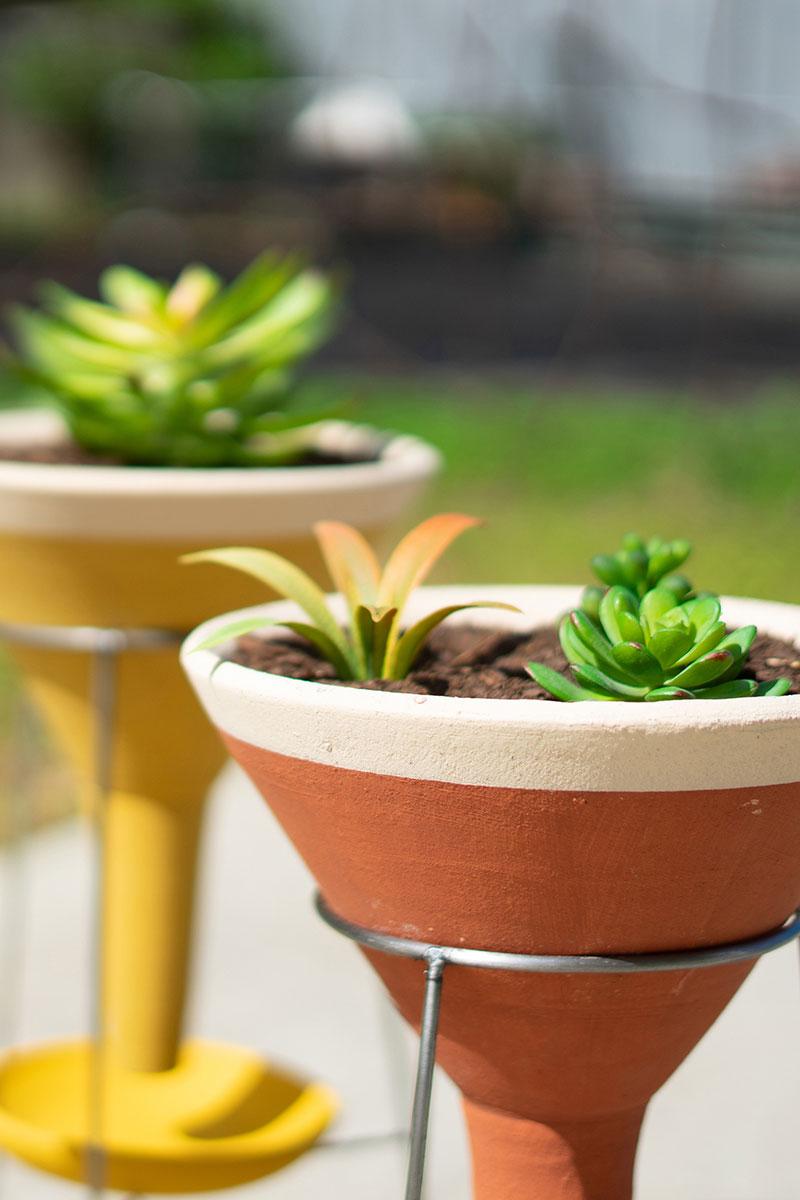 Set of 3 Tabletop Clay Funnel Vases with Wire Bases